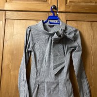 Официална раирана блуза с панделка , снимка 1 - Блузи с дълъг ръкав и пуловери - 43372236