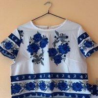 Комплект къси панталонки и тениска в бял цвят със сини цветя 💙, снимка 2 - Комплекти - 44047637