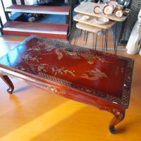 Червена китайска маса, снимка 1 - Антикварни и старинни предмети - 43657623