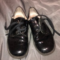 Детски черни лачени обувки - естесвена кожа, снимка 1 - Детски обувки - 28947703