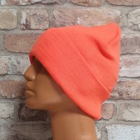 Нова зимна дамска/детска шапка в оранжев цвят, снимка 6 - Шапки - 43375920