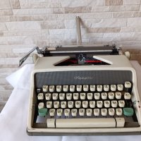 Стара пишеща машина Olympia De Luxe SM7 - Made in Germany - 1960 г., снимка 10 - Антикварни и старинни предмети - 38385662