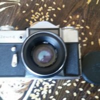 съветски" фотоапарат  ретро ZENIT-Е с вграден светломер НЕРАЗЛИЧИМ ОТ НОВ, снимка 1 - Фотоапарати - 28638600