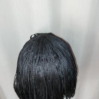 Черна перука със ситни плитки за парти, снимка 5 - Аксесоари за коса - 43358424