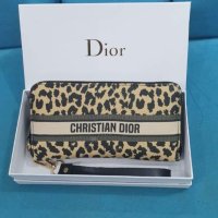 ✨Christian Dior различни цветове уникални дамски портмонета с кутия✨, снимка 4 - Портфейли, портмонета - 43420549