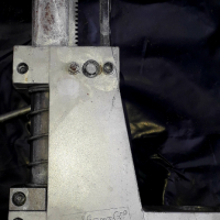 Маркова стойка за бормашина на рейка с пружинен възврат, снимка 3 - Други машини и части - 36539627