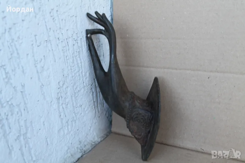 Бронзова скулптура на ръка, снимка 1