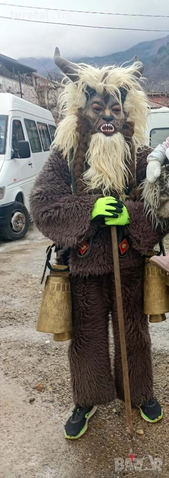 Костюм за сурва и маски, снимка 1