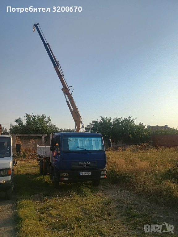 Продава се самосвал с кран , снимка 1