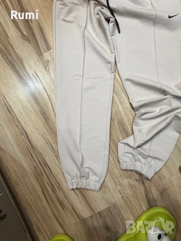 Дамски нов екип Nike - Sportswear Tech Dri-Fit ! М, 55 лв, снимка 8 - Спортни екипи - 51894773