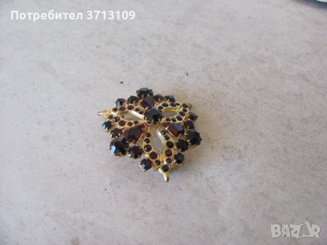 Красива Брошка Бохемия, гранати, позлата, снимка 5 - Други - 51668791