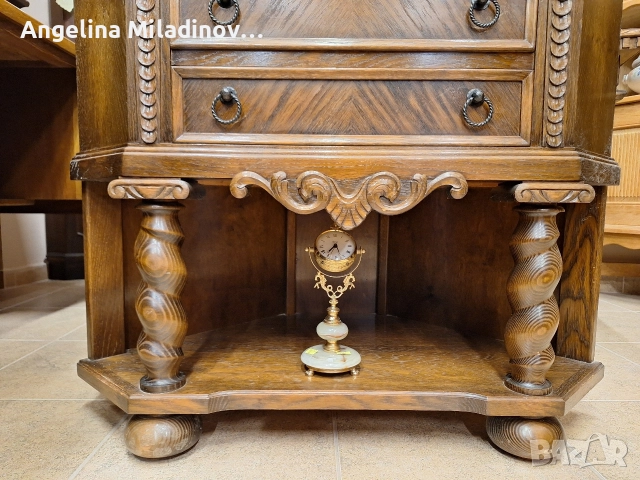 Винтидж ъглов шкаф с богата дърворезба , снимка 4 - Шкафове - 52990675