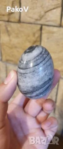 Каменно яйце