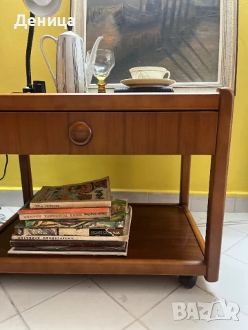 Ретро дървена маса/ шкаф на колелца , снимка 3 - Шкафове - 50969647