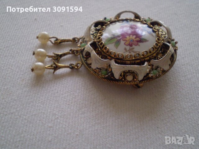 Дамска брошка със перли и порцелан, снимка 2 - Антикварни и старинни предмети - 36649057