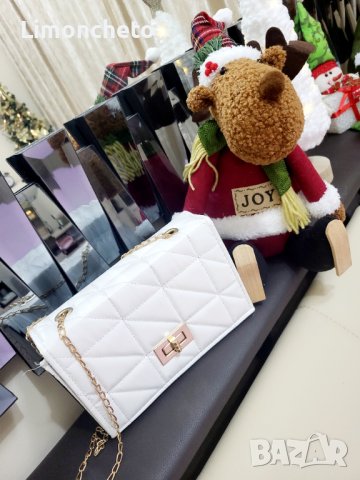 Дамска чанта, снимка 5 - Чанти - 43272643