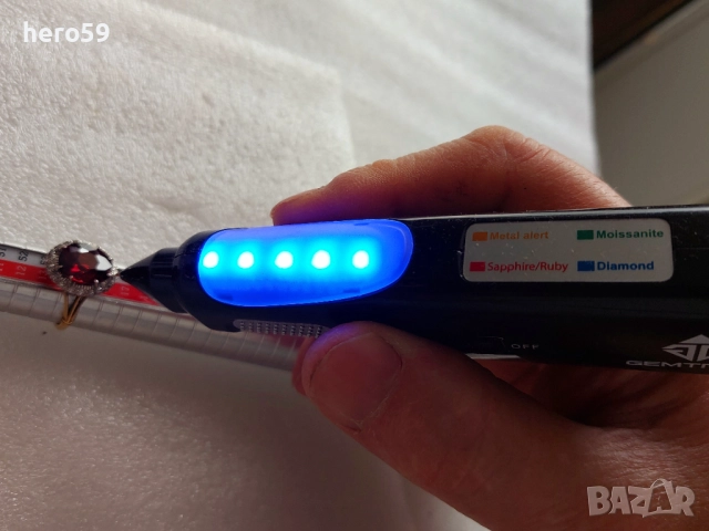 Съвременен дамски златен пръстен 18к с прекрасен гранат и диаманти.Има и сертификат , снимка 11 - Пръстени - 51484845