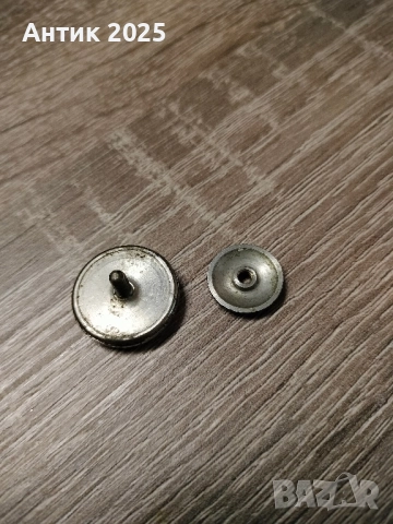 Значка с изображението на Сталин, с винтово закрепване, снимка 2 - Колекции - 51974600