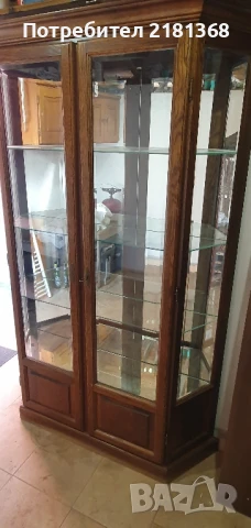 Дъбова витрина 