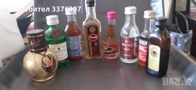 Продавам колекция от малки шишенца с напитки, неотваряни, снимка 3 - Колекции - 52767051