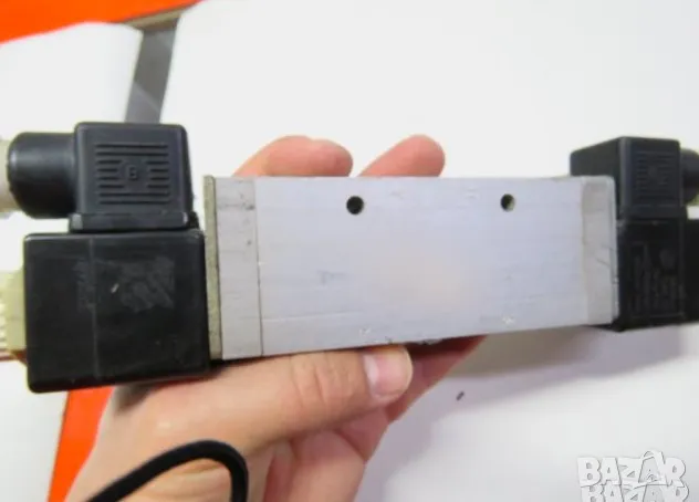 Български Пневматичен Разпределител 5/2 Ф6 2 бобини - 110 волта право / 220 волта променл Пневматика, снимка 3 - Други машини и части - 48646874