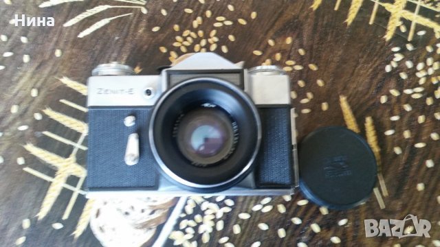 съветски" фотоапарат  ретро ZENIT-Е с вграден светломер НЕРАЗЛИЧИМ ОТ НОВ, снимка 1 - Фотоапарати - 28638600