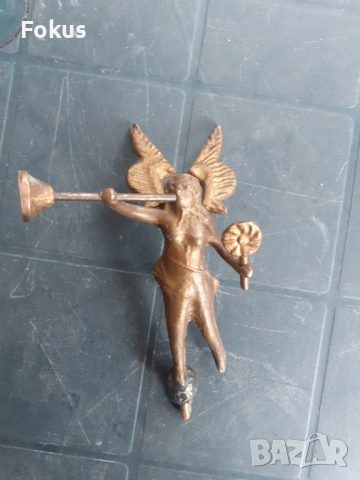 Малка бронзова фигура статуетка за часовник