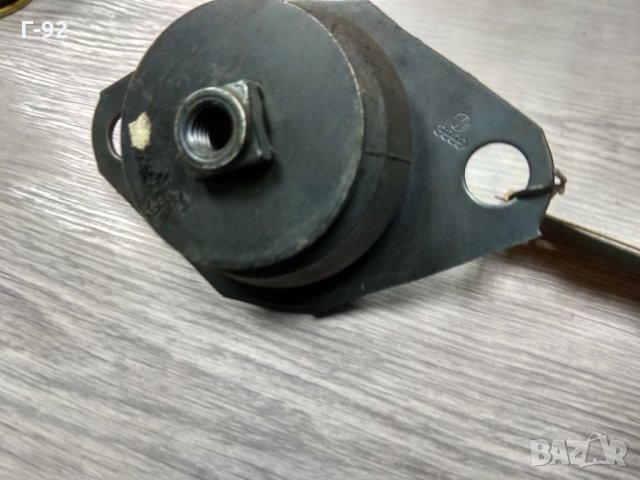 867199302A*NEU**VAG**POLO, DERBY 1,05-1,3 10.1981-**Двигател тампон