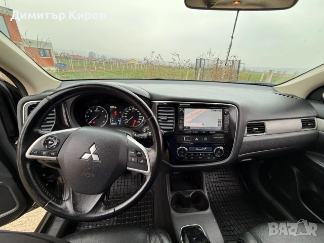 Mitsubishi Outlander III 2.2 DiD 150к.с., снимка 11 - Автомобили и джипове - 52802371