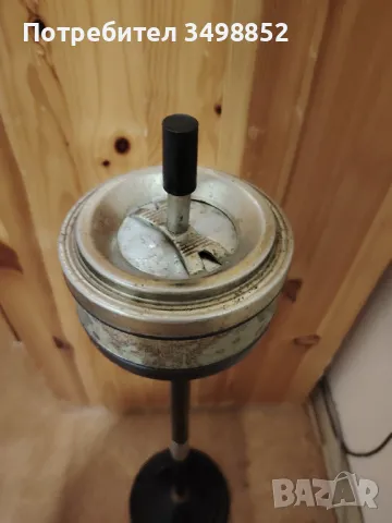 продавам стар пепелник 