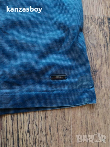 hugo boss - страхотна мъжка тениска КАТО НОВА L, снимка 4 - Тениски - 51694952