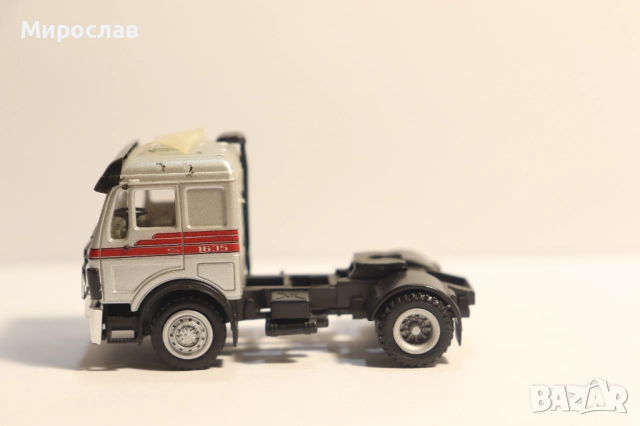 HERPA H0 1/87 MERCEDES ВЛЕКАЧ КАМИОН МОДЕЛ