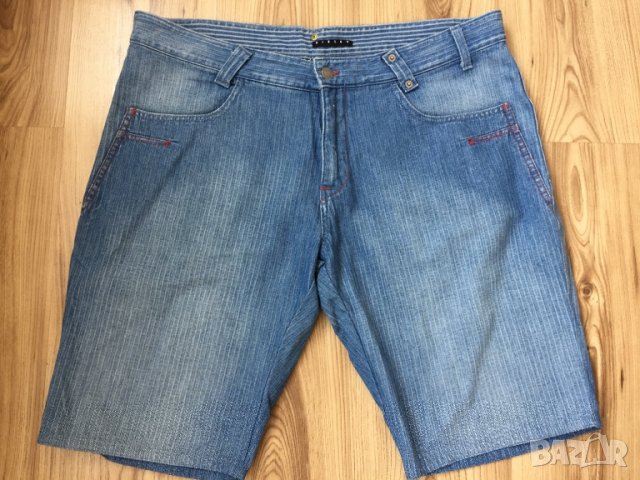 Мъжки дънкови бермуди SISLEY  оригинал, size 38, 100% памук, много запазени