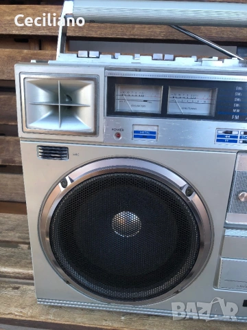 Радиокасетофон JVC RC M70, снимка 4 - Радиокасетофони, транзистори - 53446394