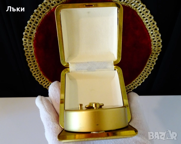 Europa механичен настолен часовник будилник,рубини,кожа. , снимка 4 - Антикварни и старинни предмети - 51826154