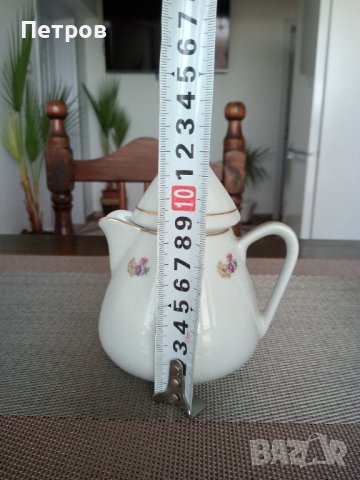 Продавам малка, старa латиера(няма капаче).БГ порцелан., снимка 1