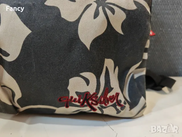 Малка спортна раница Quiksilver, снимка 3 - Раници - 49373371