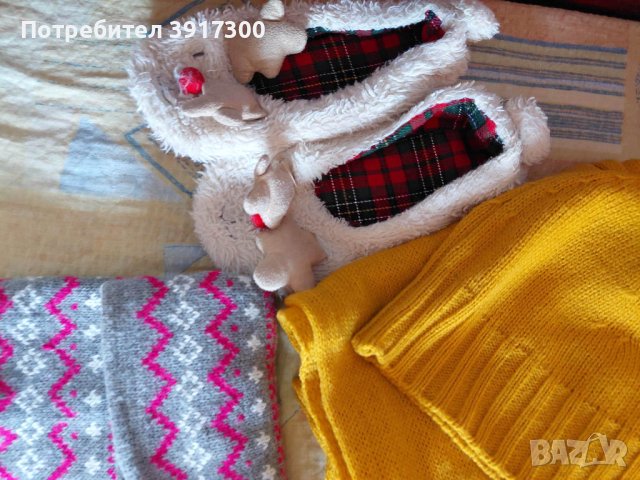 Лот от различни шапки, шалове, ръкавици и пантофи всичко на 10 лева, снимка 7 - Детски комплекти - 43424071