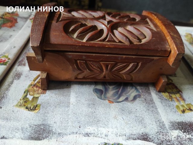 Стара дървена кутия за бижута с дърворезба, снимка 2 - Други ценни предмети - 36854266