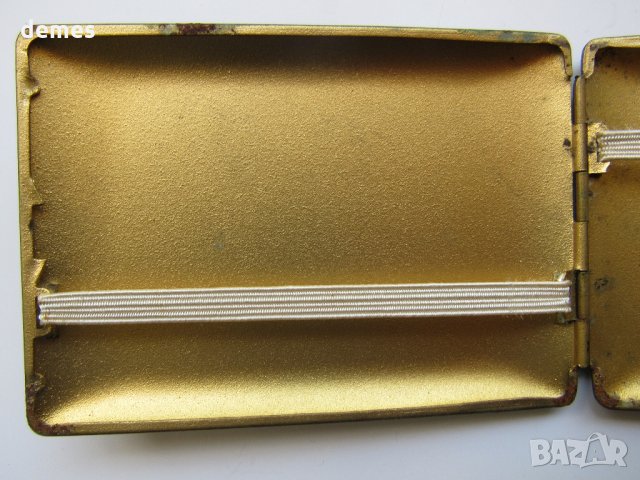 Метална табакера от 30-те години на ХХ век, снимка 4 - Антикварни и старинни предмети - 28897471