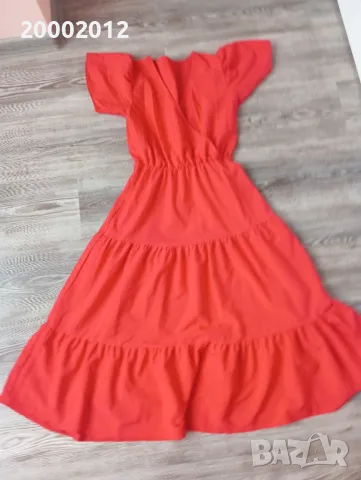 червена рокля 