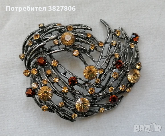 Интересна брошка с камъни, снимка 2 - Други - 51207746