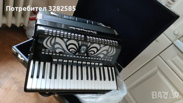 Акордеон Велтмайстер Каприче 120 баса, снимка 2 - Акордеони - 48378866