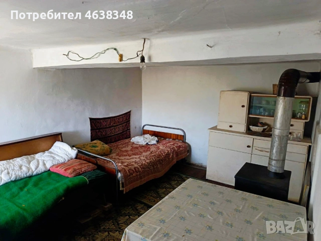 Продава масивна каменна къща и голямо дворно място, снимка 13 - Къщи - 52250035