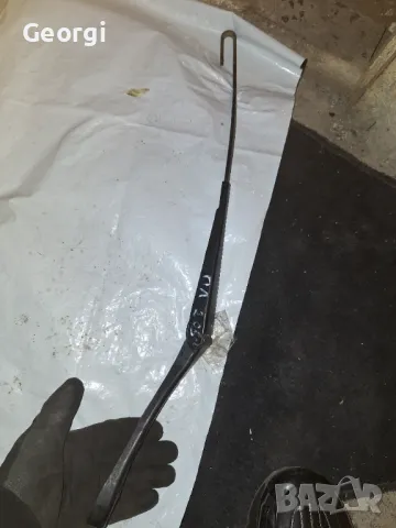 Предно ляво рамо за чистачки за mercedes w203 c class, снимка 2 - Части - 48424966