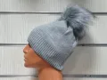 Нова зимна дамска шапка с камъчета с пух/помпон в сив цвят, снимка 6