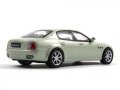 Maserati Quattroporte GTS ( pearl-silver ) - мащаб 1:43 на IXO/Altaya нов в PVC дисплей-кейс, снимка 3