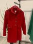 Червено палто, снимка 9