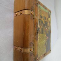 Стара дървена кутия с форма на книга, снимка 1 - Други ценни предмети - 32363528