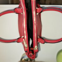 Дамска чанта MANGO, червена, с три разделения, дълга подвижна дръжка, златни ципове, много запазена, снимка 12 - Чанти - 35077096